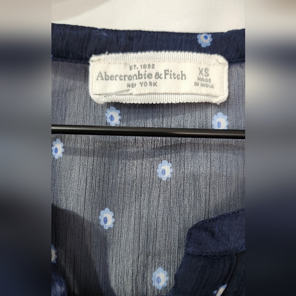 Abercrombie & Fitch Womens Floral AOP  Top Size XS Navy Sheer Boho Peasant - Picture 3 of 7